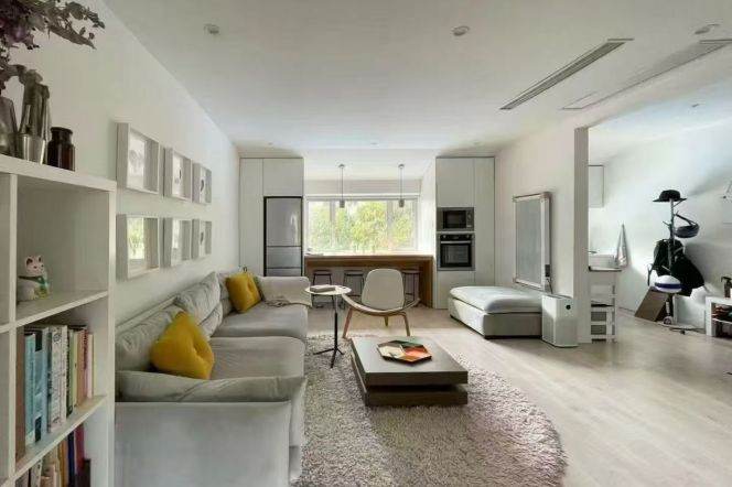 Cozy&Bright 1Br @IAPM &L1/10/12 Shanxi rd station