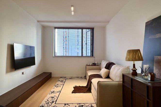 Newly Renovated Elevator 1Br/2Lr/1Bt@L2/15 Loushanguan Rd&Weining Rd Station 