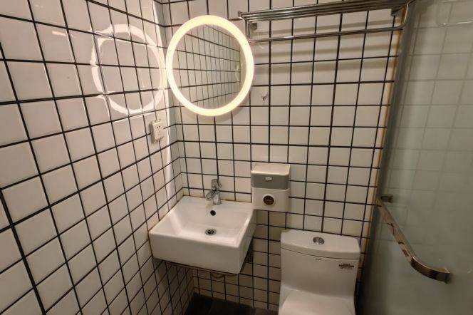 Cozy 1bdr apt in Changshou rd.Metro station nearby.