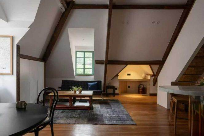 Huashan rd 2br with terrace