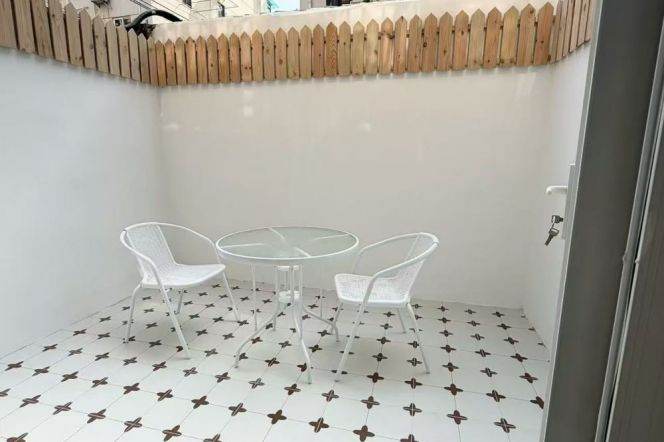 Furnished 1br w/ yard-Loushanguan Road