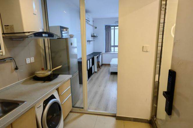 Cozy 1bdr apt in Changshou rd.Metro station nearby.