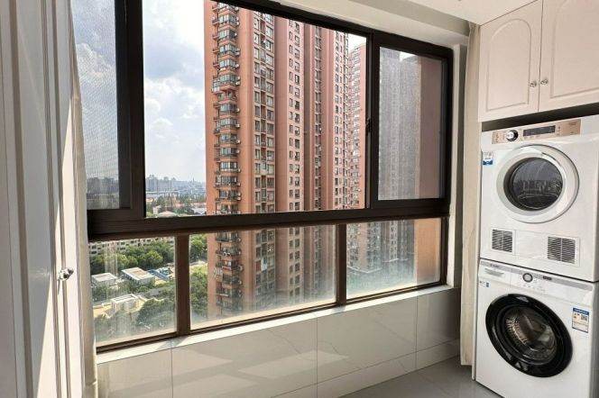 3 Bedrooms near Line 15 East Wuwei Rd station