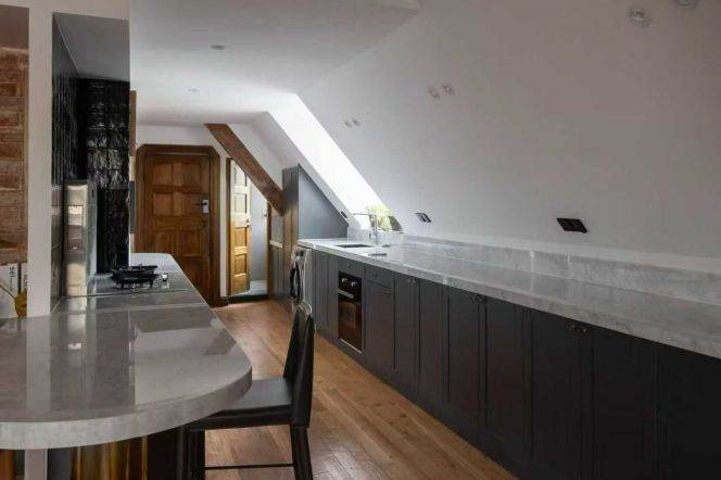 Huashan rd 2br with terrace