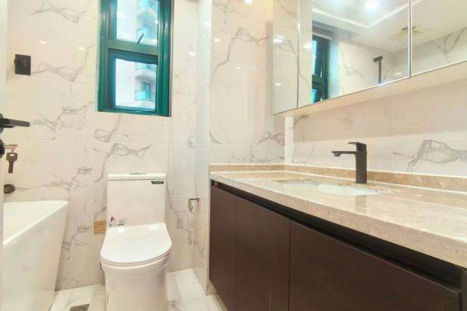 modern 3brs floor heating open balcony nice river view in Lujiazui Huang pu river IFC