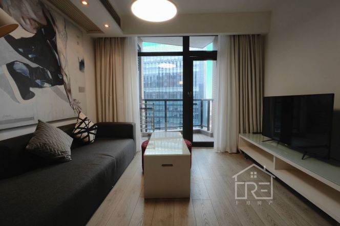 Loft one bedroom service apt 2mins to Langao Rd,free for gym & Wifi