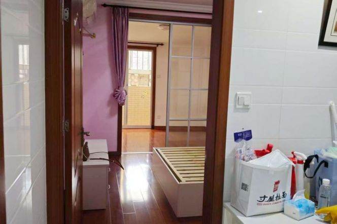 Lovely & quiet 1BR 1LR w yard / near Iapm