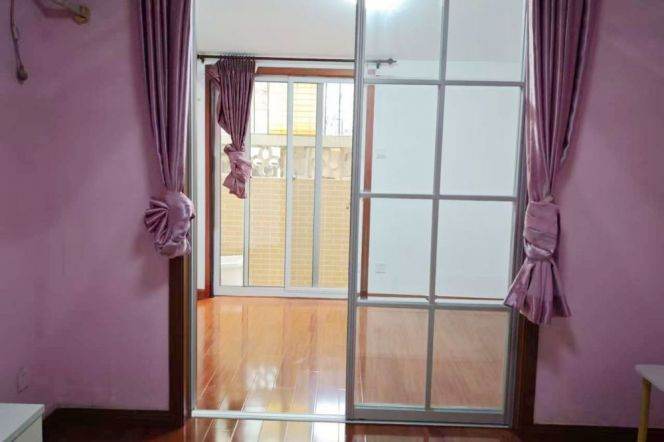 Lovely & quiet 1BR 1LR w yard / near Iapm