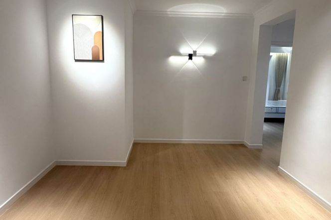  Renovated 2br elevator apt in Xuhui     L7&9