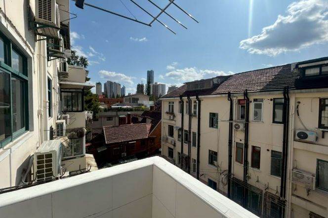 Brand new 2br/1bth apt with balcony@ jiaotong university
