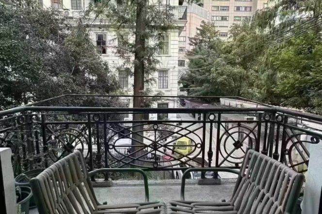 Spacious vintage 1-bedroom Apt/W Nanjing Rd CBD/Culture Heritage Architecture