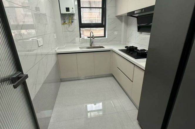 2 Spacious Brs, 1 Living room, 100 sqm, Brand-new Dec, Xinhua/Panyu @ Jiaotong Uni L10&11