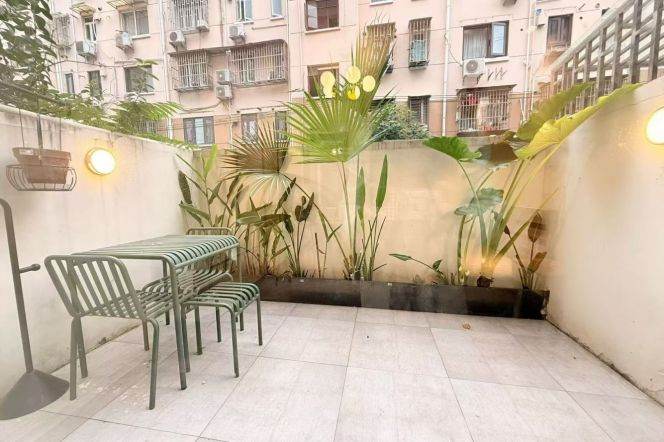 Jiaotong University 2BR with yard