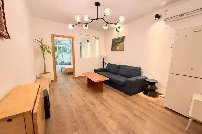 Jiaotong University 2BR with yard