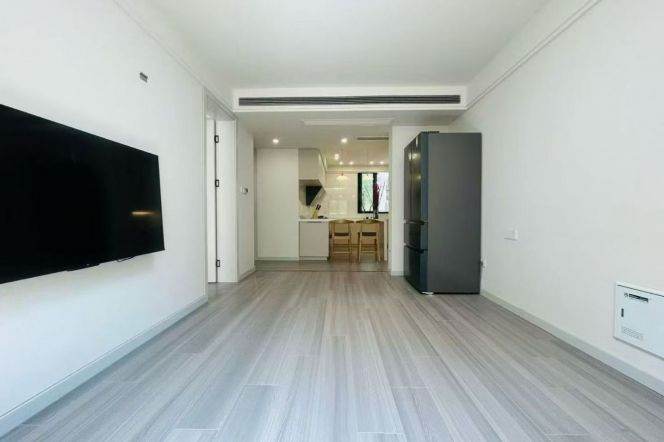 Nice 2brs/2living & elevator/balcony @Suzhou Creek & Zs Park