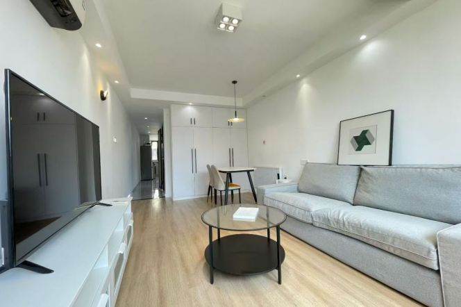 Full furnished 1br/2living & oven @Zs Park & Line 2/3/4