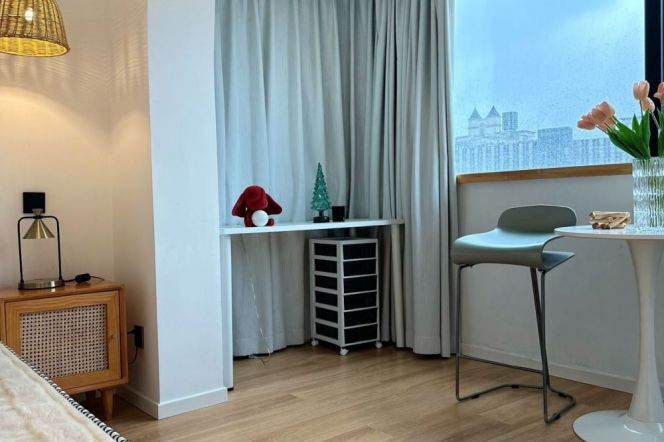 Beautiful 2Br,Line 4,floor heating,river view