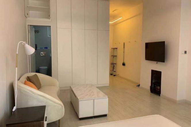 1Studio near line 1/10/12 S.Shan'xi Rd can long and short term lease