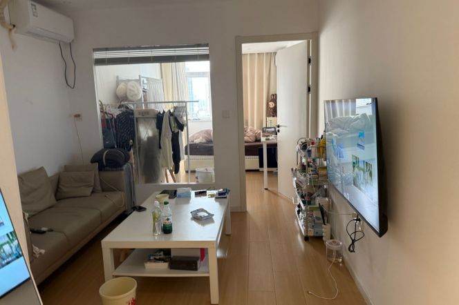 【Sublease | Jing'an Luxury One-Bedroom Apartment | Next to Cages| Near Metro | Heyi Plaza】