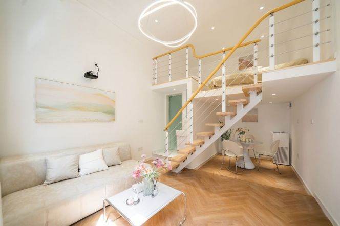 Recently renovated lane house iapm