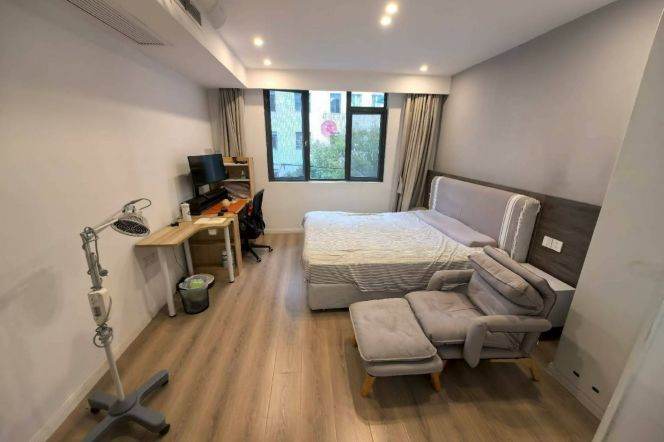 Spacious 1Br/1Lr/1Bt apt nr People's square,M1/2/8