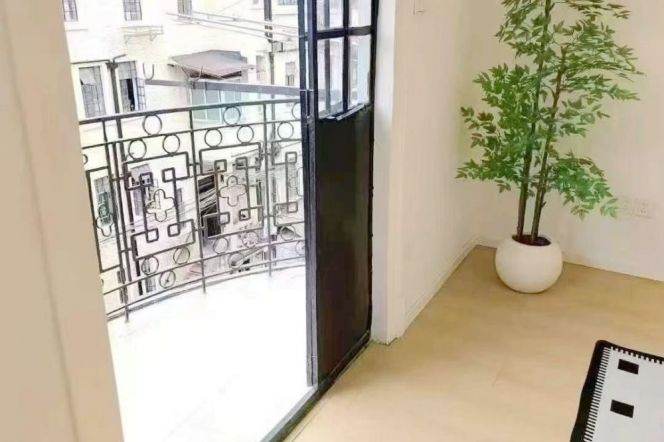 Valuable Jiashan Rd/Yongjia Rd 2BR+2BA with Balcony 13.8K 