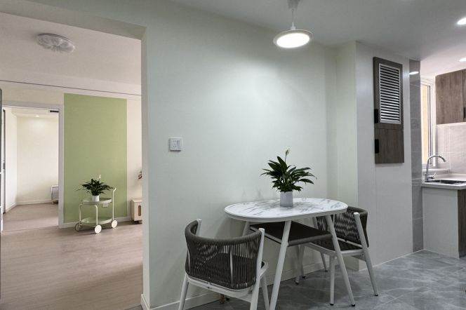 Modern 1BR Apt 80Sqm +Cloakroom / Zhong Shan Park /Sapcious 1Br + elevator 9K