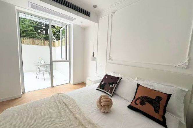 Zhongshan park 1BR apartment with garden