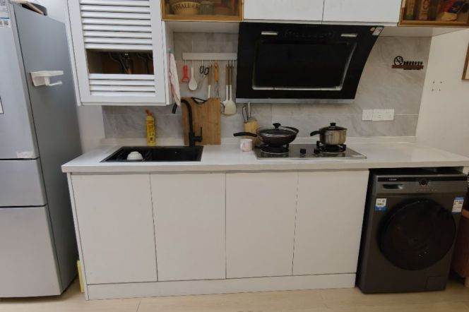 Lovely 2 BR 1 LR / modern decor / near IAPM