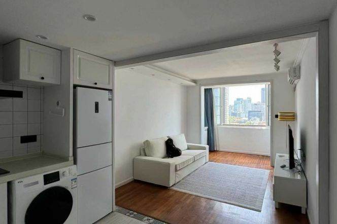 Bright 1Br,Cozy deco,next to L10,11,Jiao Tong University station