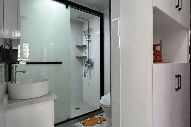 Bright 1BR Apt / Zhong Shan Park /Sapcious 1Br + elevator 8.9K