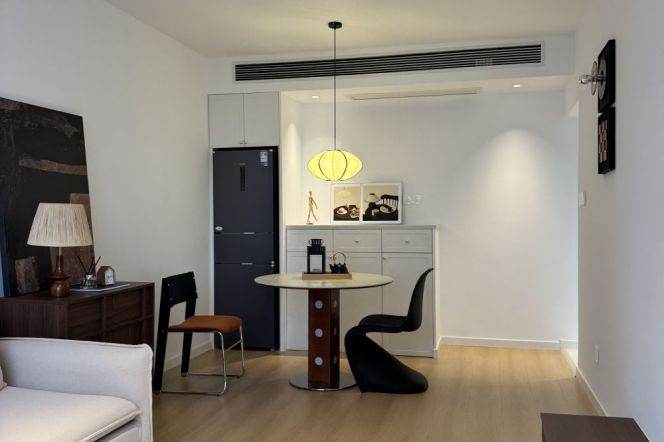 Spacious & Sunny 1Br + elevator | Next to L2/15 Loushanguan rd 9.2K