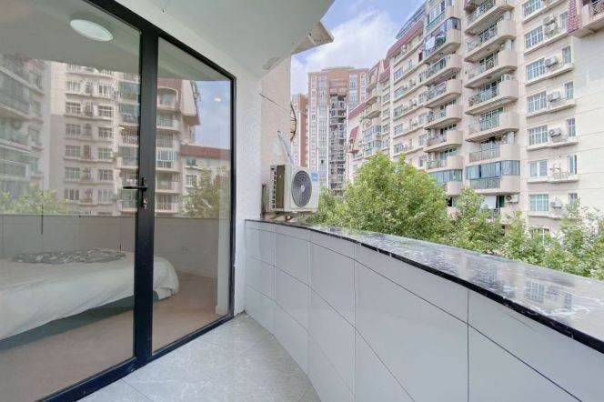 Furnished 1br w/ balcony-Zhongshan Park