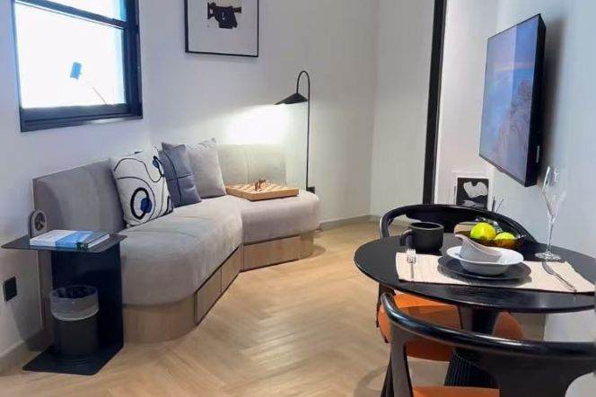 Brand-new luxury studio serviced apt in Jing'an nr L3,4,8