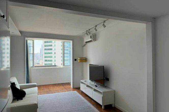 Bright 1Br,Cozy deco,next to L10,11,Jiao Tong University station