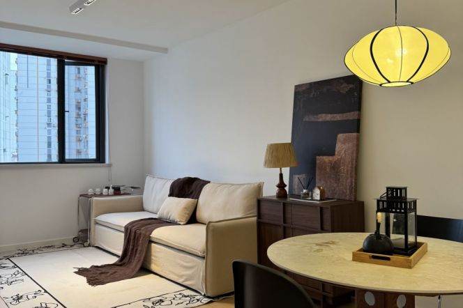 Spacious & Sunny 1Br + elevator | Next to L2/15 Loushanguan rd 9.2K