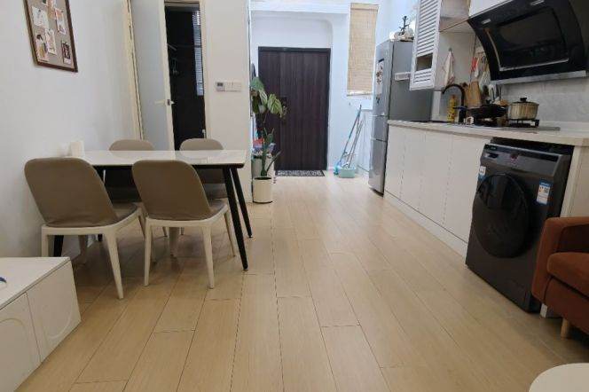 Lovely 2 BR 1 LR / modern decor / near IAPM