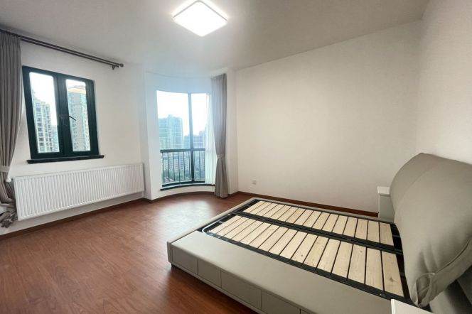 modern 2brs open balcony wall heating good river view beside Huang pi river