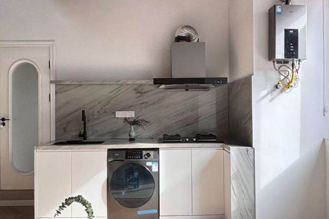 nicely renovated 1+1br lane house