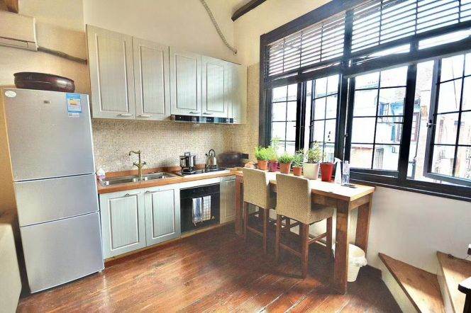 Cozy  top floor Loft 1Br 2Bath@Iapm