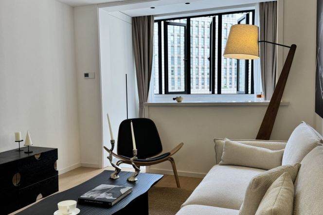 Spacious 1Br/Next to L10&11 Jiaotong University / Bright /Big /Great sunshine