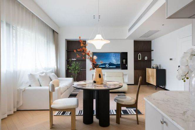  Rare Find in Hengshan Road, 1-Bedroom Brand New Renovation, First-Time Rental