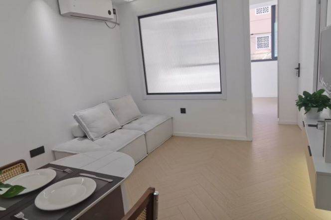 Nice 1br/1lr@zhongshan park sta 5.8k
