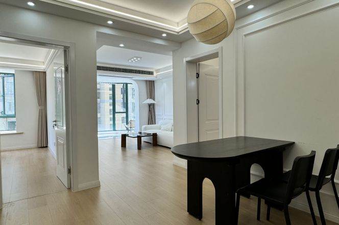 Greeny 2BR Apt + Balcony | French windows | Zhongshan Park Mt L2/3/4 