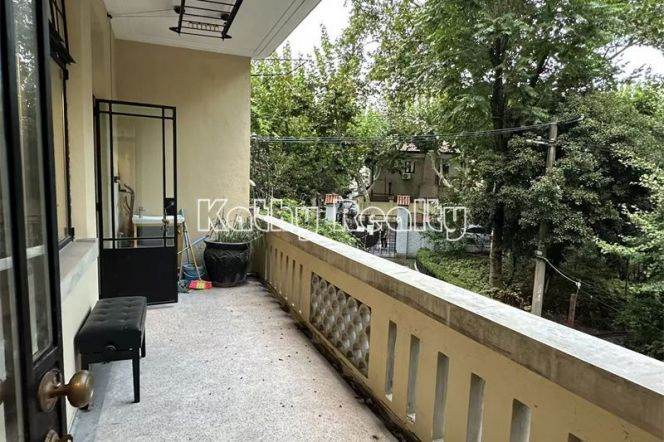 Historic buidling 170sqm 2BR 2Baths Hengshan Rd 35k