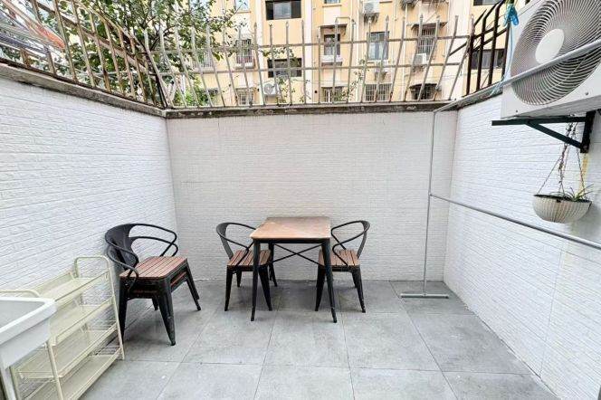 Nice yard 2Brs/1Lr/1Bt apt nr Zhongshan park,M2/3/4