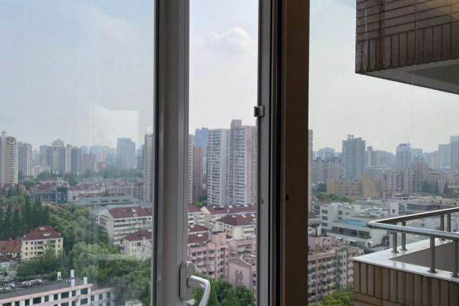 Really Bright&Spacious&Modern 2Bdrs 1Bath+L10/11 Jiaotong Uni.+Open Balcony+Awesome View