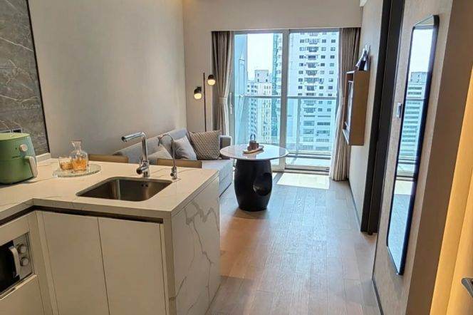 Brand-new luxury 1br serviced apt in Pudong nr Lujiazui L14 all incl