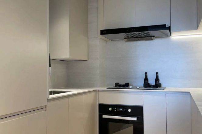 Really Bright&Spacious&Modern 2Bdrs 1Bath+L10/11 Jiaotong Uni.+Open Balcony+Awesome View