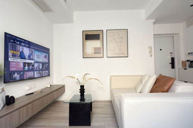 1b1b apt in Changning District Near Hongqiao Rd Station(Line 3/4/10)